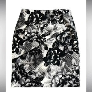 Worthington Skirt Black and White Midi Floral Print Pencil Skirt Size 10